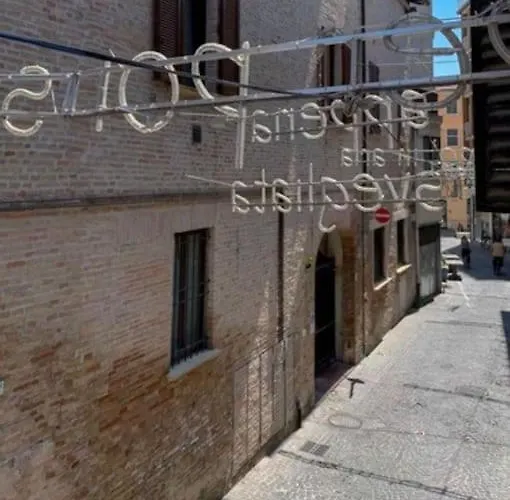 Centro Storico Nuovo E Ristrutturato Apartamento Pesaro